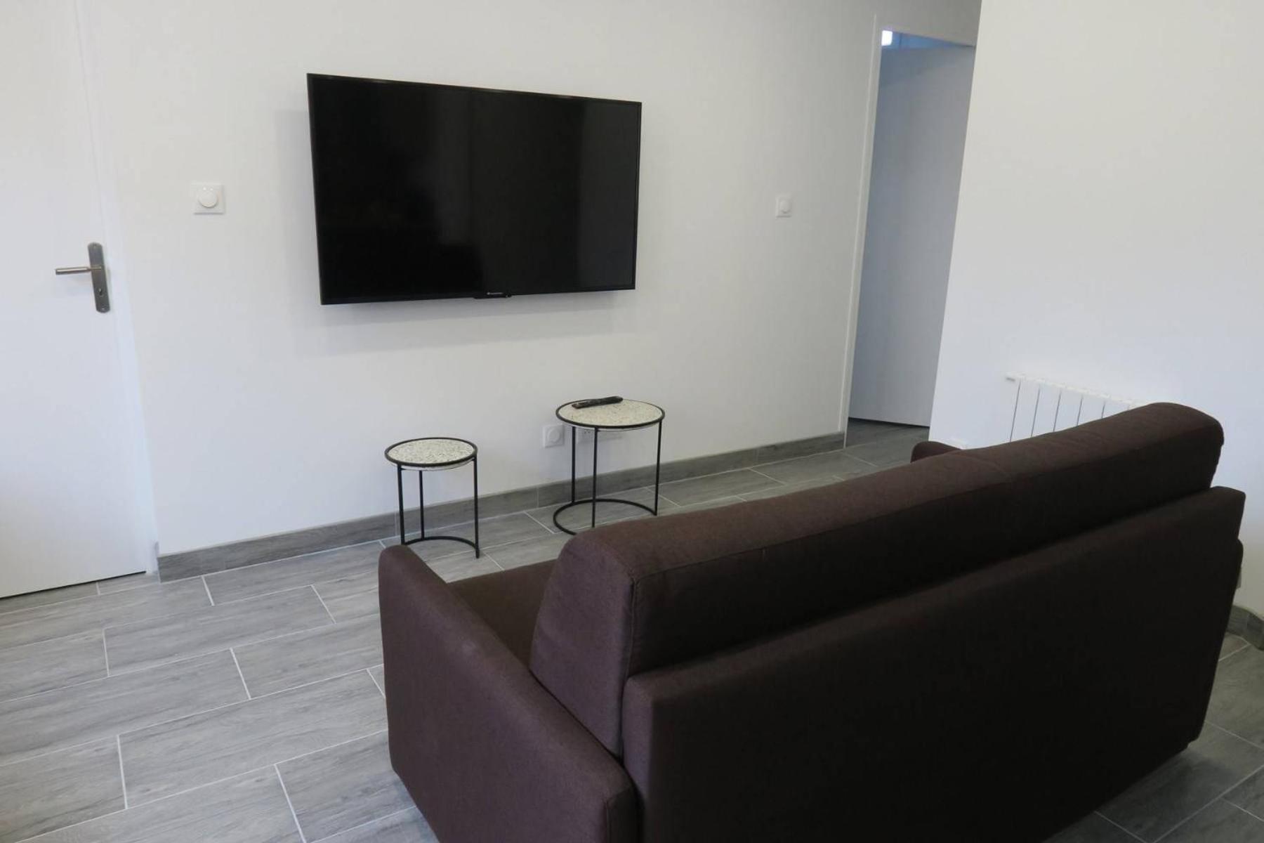 Renove Avec Wifi Bien Equipe Au Centre De - Ref 940 Apartment